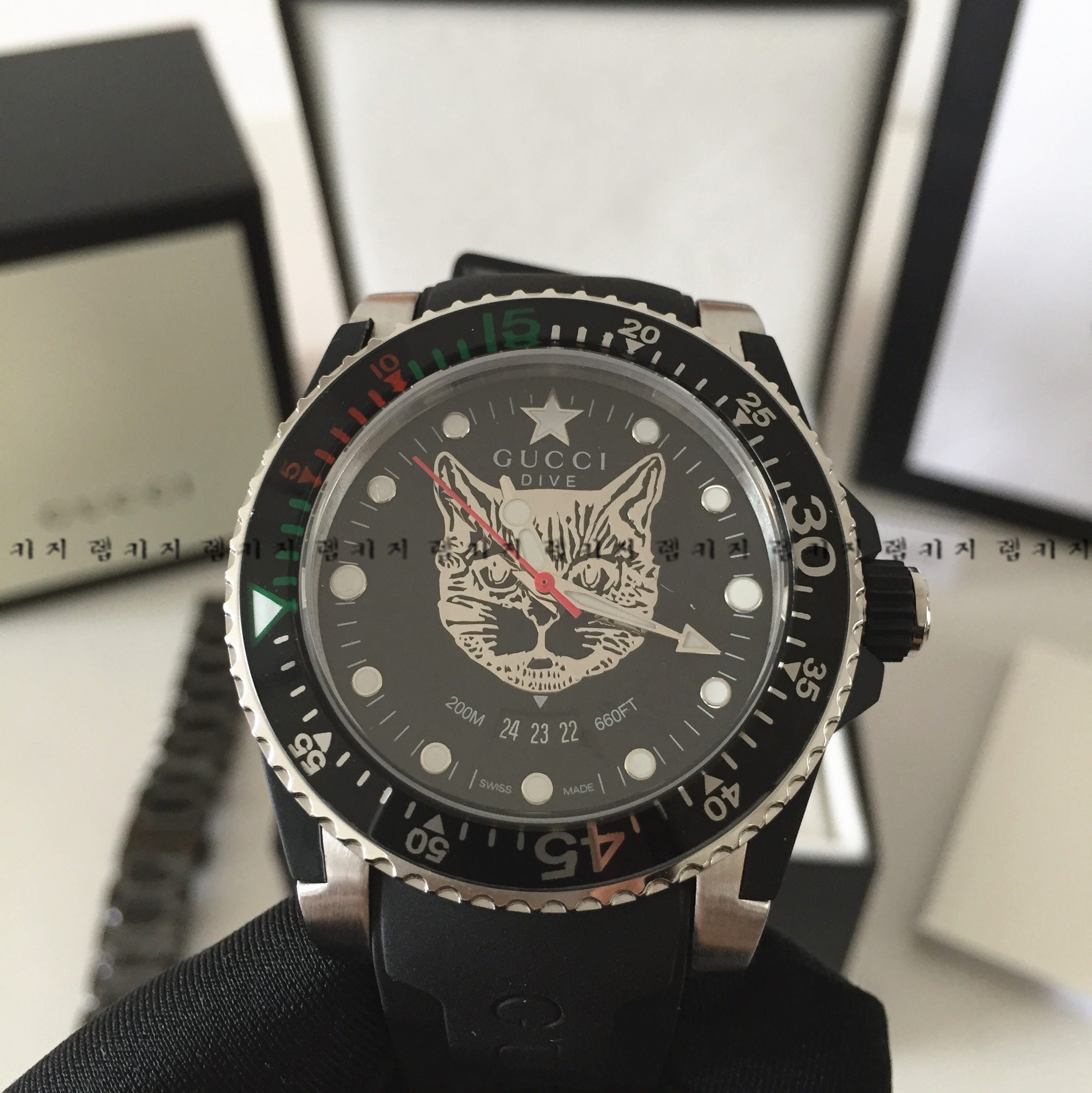 구찌 다이브 캣 러버 우레탄 시계 + 메탈스트랩